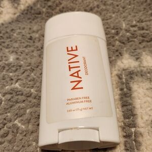 NATIVE deodorant Citrus & Herbal Musk scent